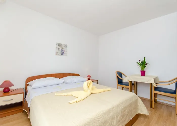 Knezovicapartments *