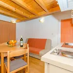 Lägenhet Knezovicapartments