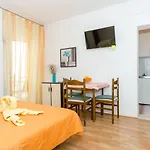 Knezovicapartments *