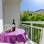 Lägenhet Knezovicapartments