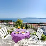 Knezovicapartments * Živogošće