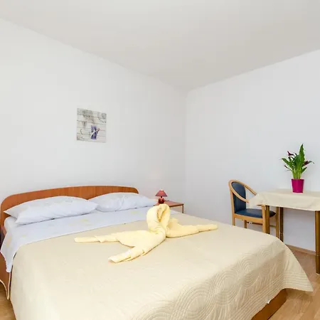 Knezovicapartments *