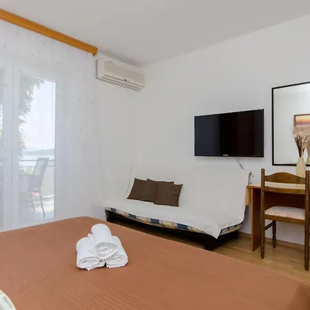 Knezovicapartments *